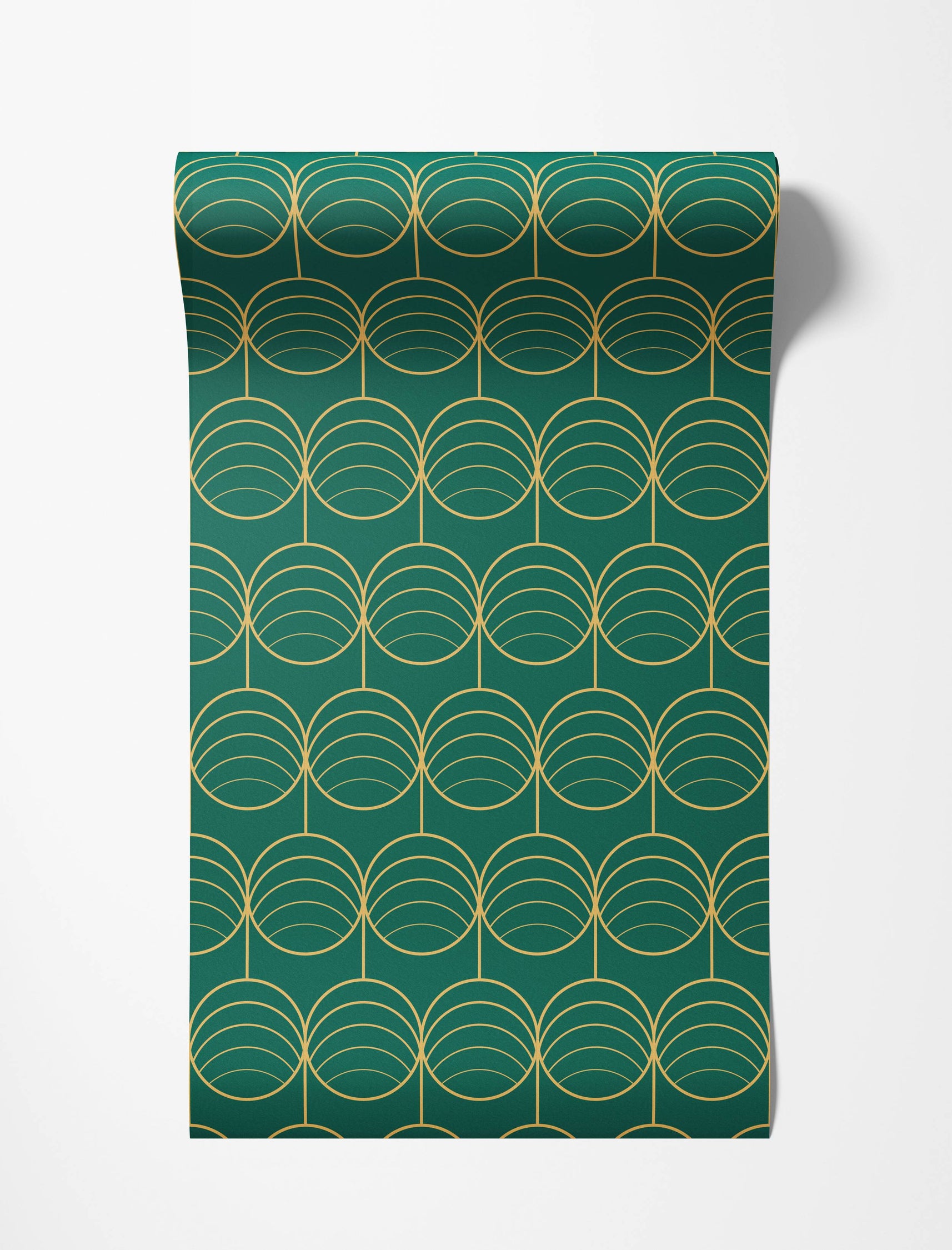 Art Deco wallpaper with a repeating pattern of interconnected golden circles, each featuring internal arcs, on a dark green background.