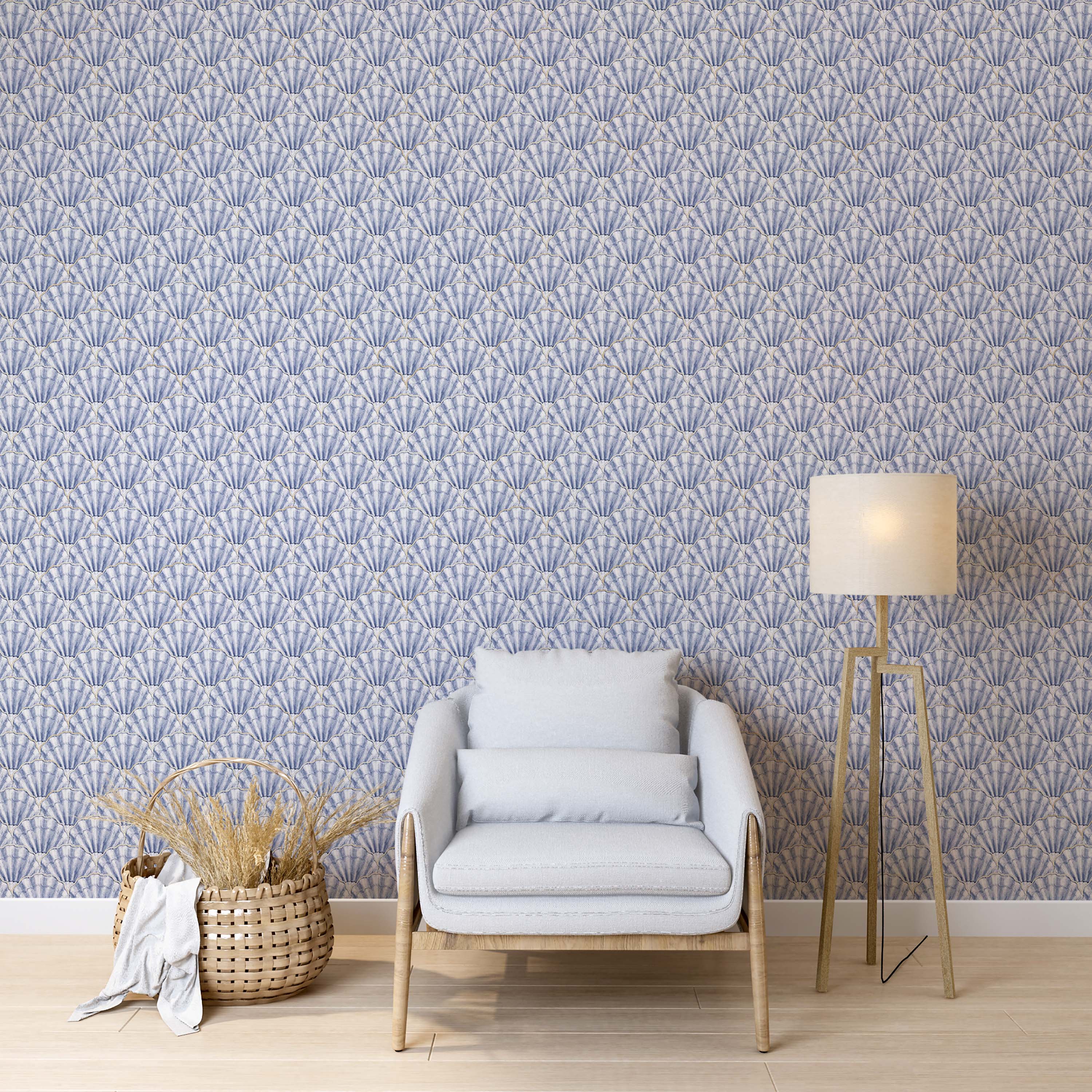 Art deco wallpaper with a repeating pattern of stylized fan-like shells in shades of blue and white, with thin beige outlines.